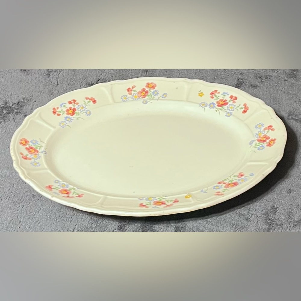 Vintage 1939 Homer Laughlin Floral Pattern Oval Serving Platter.